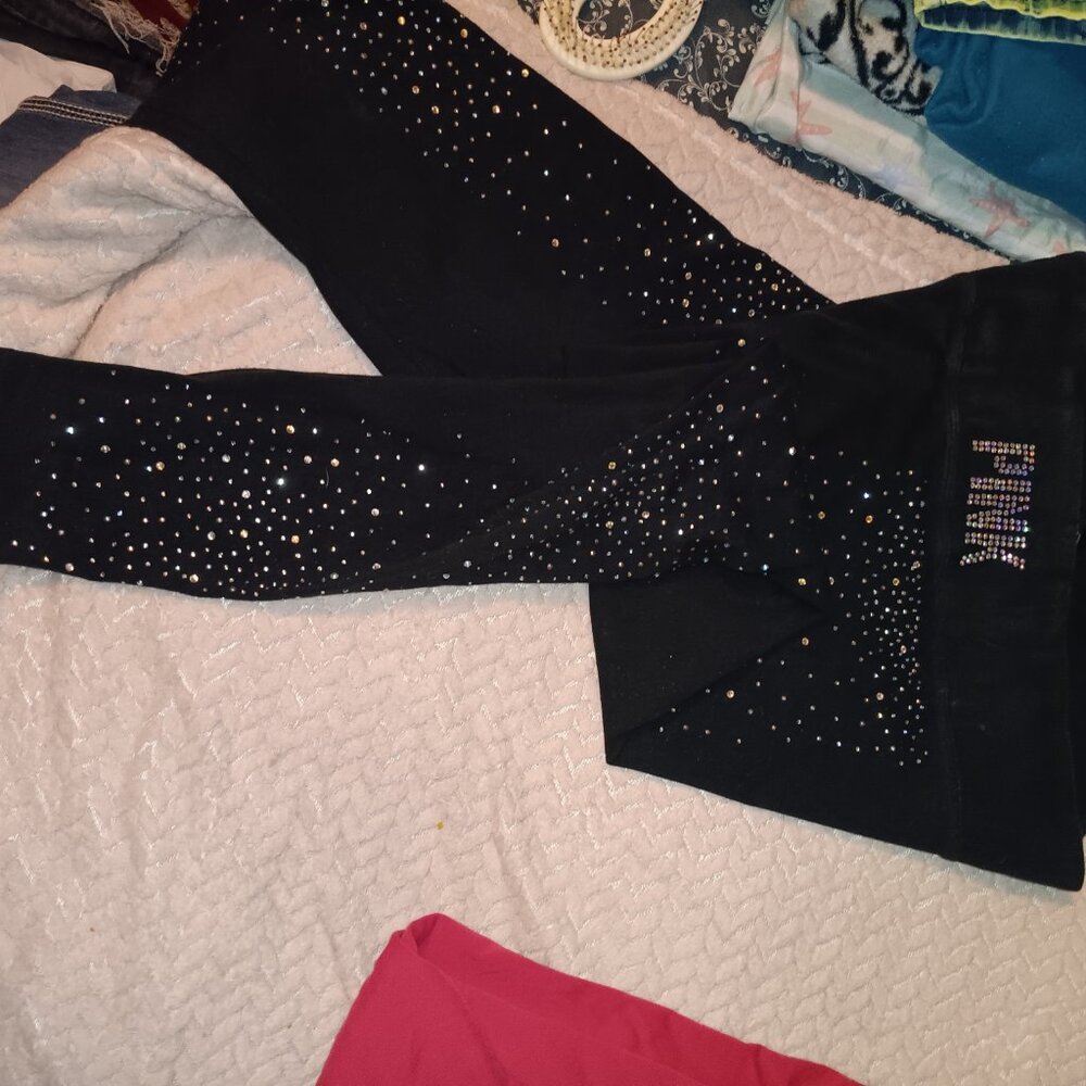 Pink vs outfit - Picture 3 of 5